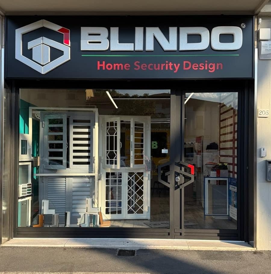 Lo showroom Blindo Home Security Design in Via Vittorio Veneto 205 ad Arezzo